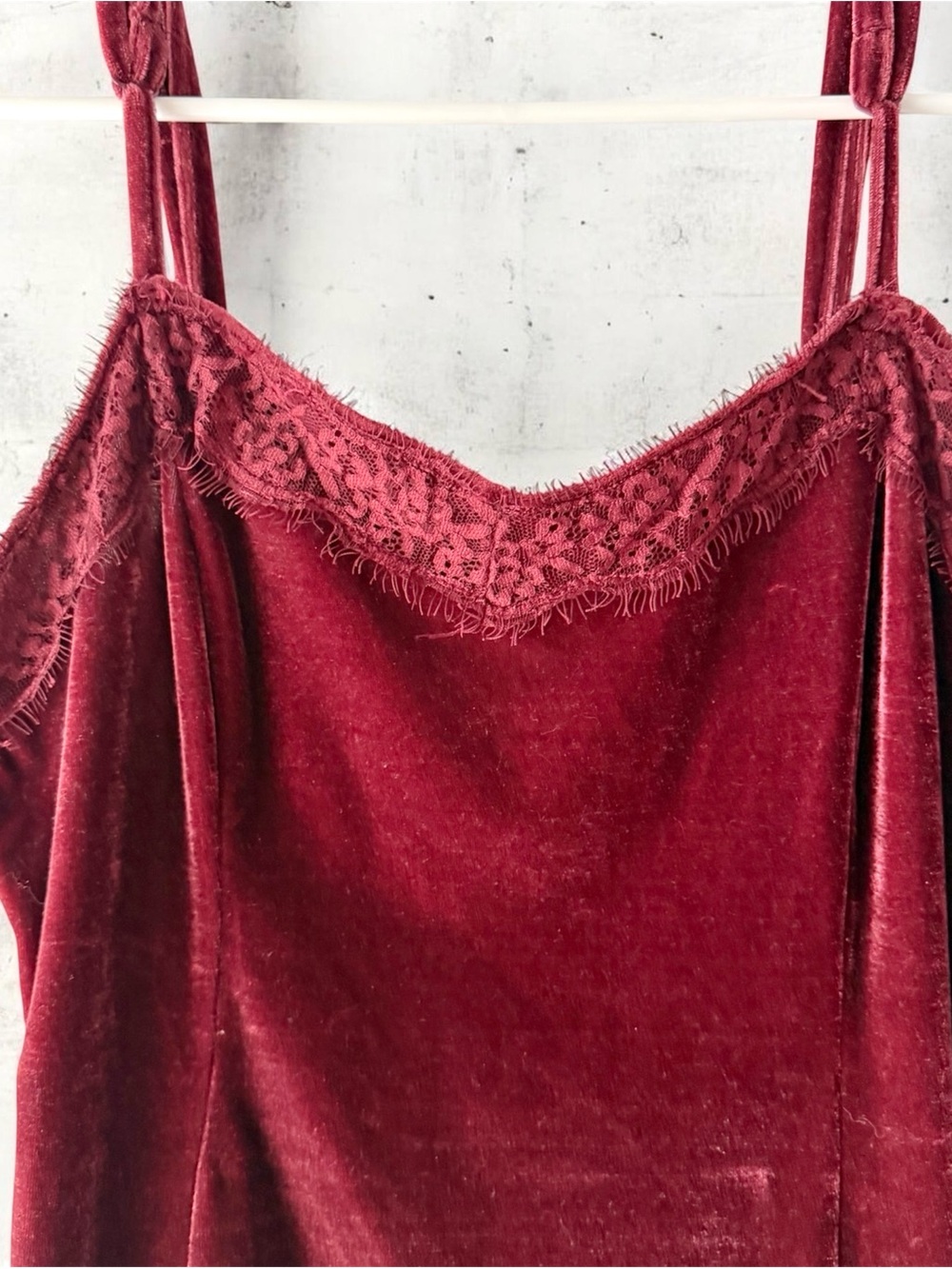Mi Ami Velvet Lace Trim Cami Tank Top Maroon Burgundy Size M - Picture 4 of 7